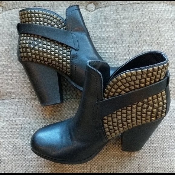 Steve Madden Shoes - Steve Madden Alani Ankle Boots Size 6M